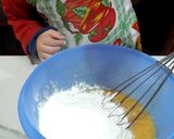 Foto del paso 1 de la receta: Magdalenas de naranja 🍊 ♡