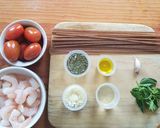 Foto del paso 1 de la receta: Spaghetti Bruschetta con camarones