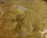 Foto del paso 1 de la receta: Espaguetti en crema de chipotle con pollo🌺