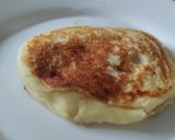 Foto del paso 5 de la receta: Panquecas de yuca y queso rellenos de dulce de guayaba🥯🥞🧀