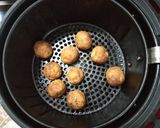 A picture of step 3 of Carrot Cheesy Crispy Balls.