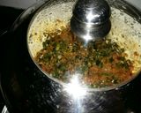 A picture of step 6 of Bhindi masala karahi.