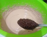 Foto langkah ke 4 dari resep Bolu Kukus Cokelat Mekar.