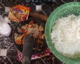 Foto langkah ke 1 dari resep Bihun goreng sederhana (isian pastel).