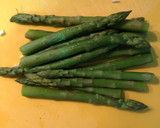 Foto del paso 2 de la receta: Revuelto de espárragos. Cena rápida