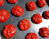Foto langkah ke 5 dari resep Soft Cookies Red Velvet.