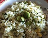 Foto langkah ke 4 dari resep Nasgor Daun Kelor Cabai Hijau.