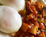 Pas rețetă Ouă poșate și salată de legume 1 fotografie