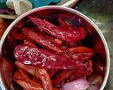 ஹோம் மேட் ரெட் சில்லி சாஸ் (Homemade redchilli sauce recipe in tamil) ரெசிபி ஸ்டேப் 2 புகைப்படம்