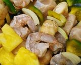 Foto langkah ke 4 dari resep Grilled Chicken & Shrimp Kabobs.