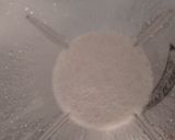 A picture of step 4 of Almond shake in coffie taste.