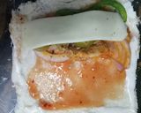 A picture of step 4 of Bread pizza roll.