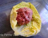 Une image de l'étape 3 de Chou frisé farci à la sauce tomate.