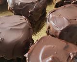 Une image de l'étape 4 de Bouchées praliné noisette chocolat noir.