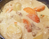 Foto del paso 4 de la receta: Pollo a la crema con boniato y patatas
