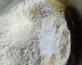 Foto del paso 3 de la receta: Pancitos de maíz con pasas de uva