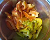 Foto del paso 1 de la receta: Pimientos de 4 colores hechos ensalada