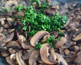 Gombás-sajtos "rakott" csirkemell recept fázis 2 fotója
