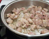 Foto del paso 2 de la receta: Pollo en salsa de anchoas