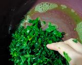 Foto langkah ke 1 dari resep Tumis Daun Katuk.