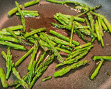 Foto del paso 3 de la receta: Arroz con Espárragos trigueros y pimiento verde