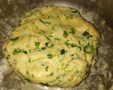 A picture of step 3 of Methi paratha.