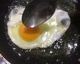 A picture of step 3 of 🍳 fried eggs.