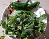 গ্রিন চিলি চাটনি (Green Chili chatni recipe in bengali) রেসিপি ধাপ - 1 ছবি