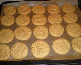 A picture of step 5 of Peanut Butter Cookies.