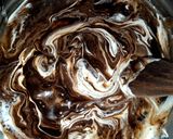 A picture of step 6 of Irish Strawberry Choco Cake.