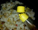 Foto langkah ke 6 dari resep Nasi Goreng Nanas.