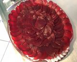 Une image de l'étape 3 de Carpaccio de betteraves rouges aux concombre et pancetta.
