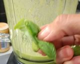 Foto del passaggio 2 della ricetta Crepes verdi_alle zucchine _e basilico_/gluteen free