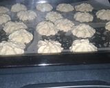 Foto langkah ke 6 dari resep Kue Sagu Keju.