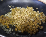 Foto del paso 4 de la receta: 120. Pechugas de pollo con guisantes y aceitunas
