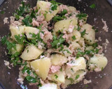 Foto del paso 2 de la receta: Patata cocida con atún y perejil