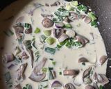 Foto del paso 4 de la receta: Ravioles con crema de champiñones y verdeo