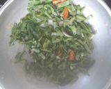 A picture of step 5 of Broad beans thuvaiyal.