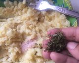 A picture of step 2 of Potato sandwich in sandwich maker.