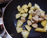 A picture of step 3 of Oler Dalna/ Bengali style Yam Curry.