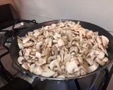 Foto del paso 2 de la receta: Arrollado vegetariano de hongos