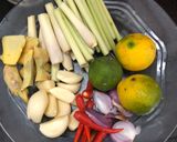 Hình bước làm 2 của món Tôm tái thái
