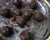 A picture of step 4 of Choco balls.