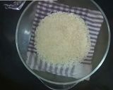 A picture of step 1 of Mutanjan (Sweet rice).