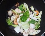 รูปขั้นตอนการทำที่ 3 ของ ก๋วยเตี๋ยวผัดซีอิ๊วไก่
