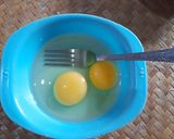 Foto langkah ke 1 dari resep Telur Dadar Krispi.