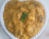 A picture of step 4 of Mushroom paneer masala.