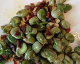 A picture of step 4 of Salted broad beans with iberico ham #SeasonSupply.