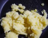 Foto langkah ke 2 dari resep Mashed potato cheese.