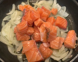 Foto del paso 3 de la receta: Salsa de salmón con eneldo para pasta